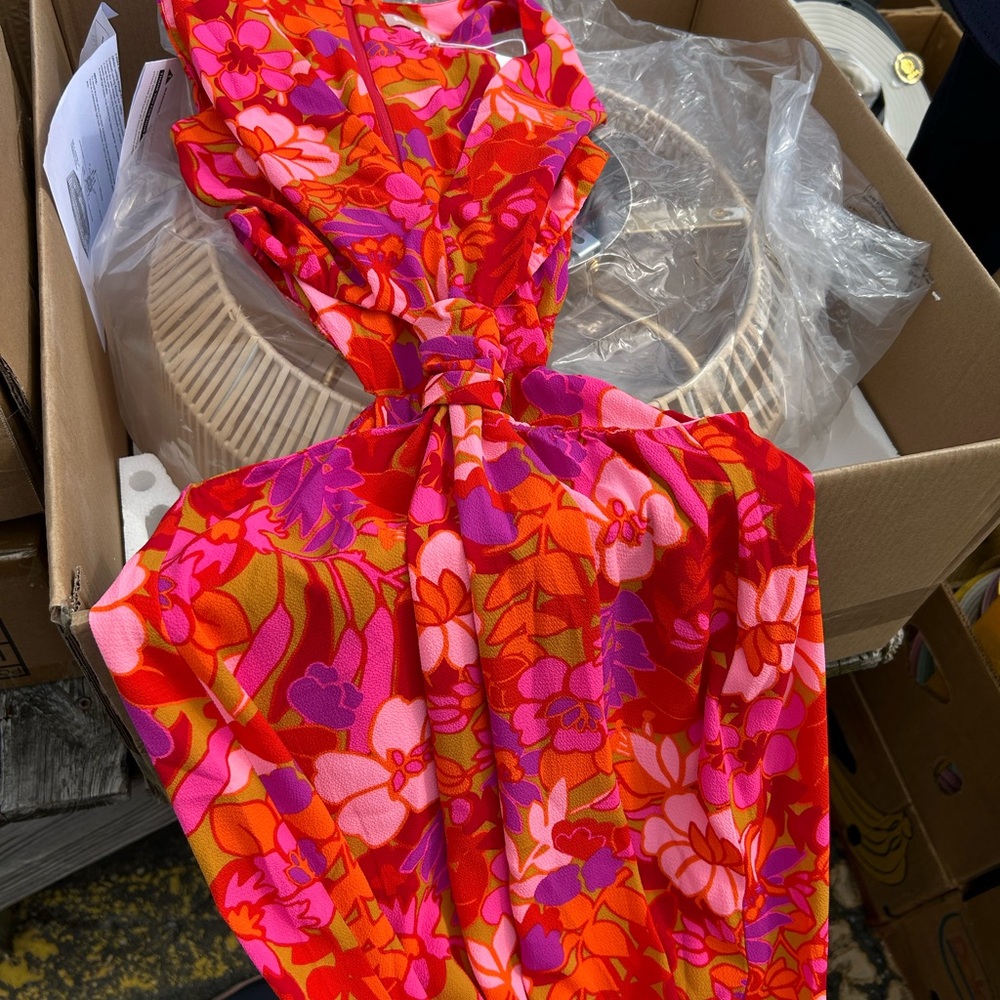 Show me your MUMU 
Vibrant Floral  maxi dress - Picture 2 of 3